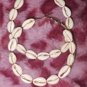 Sea Shell Hopp Earrings